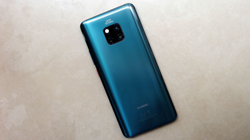 Si miras detalladamente, puedes ver el tenue patrón del respaldo de vidrio texturizado del Mate 20.